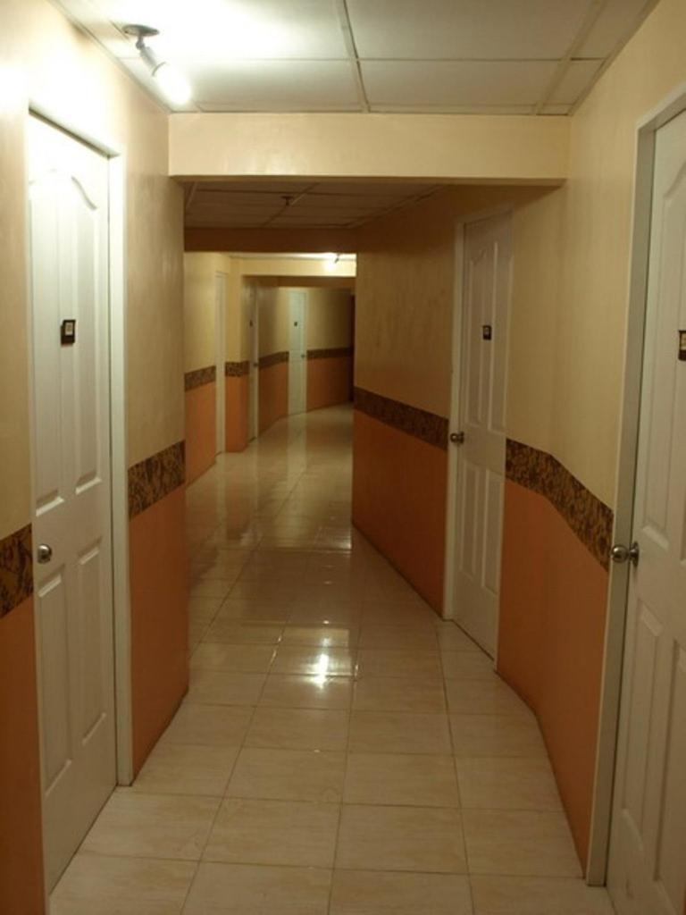 Lylie Hotel Cebu Extérieur photo