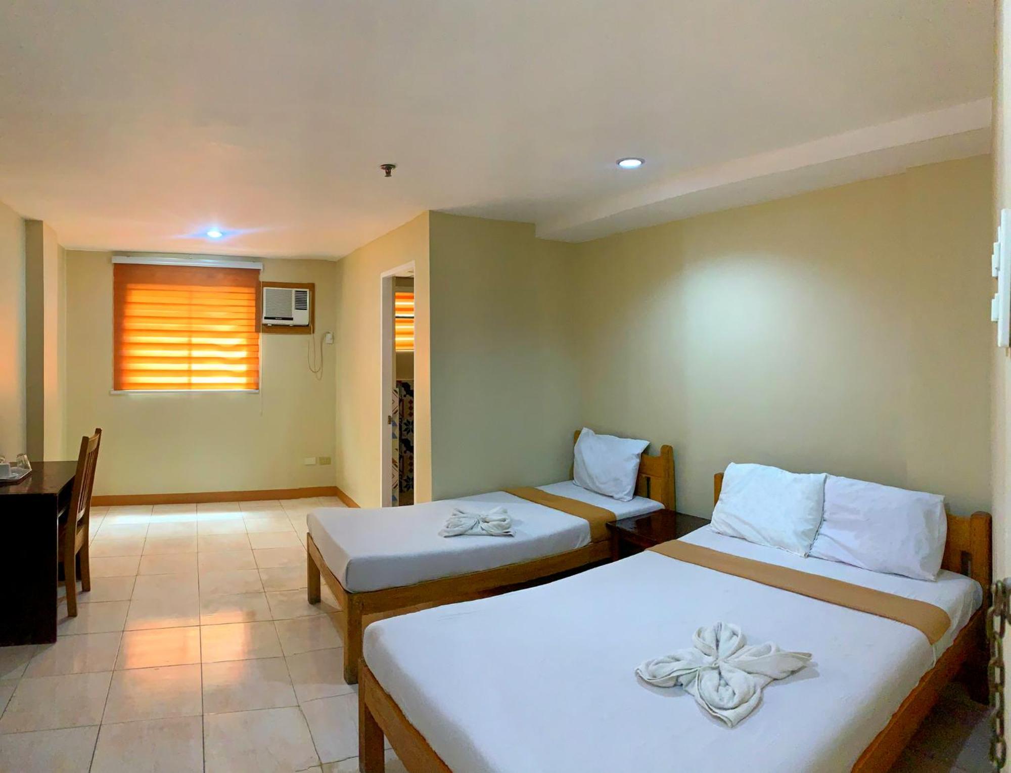 Lylie Hotel Cebu Extérieur photo